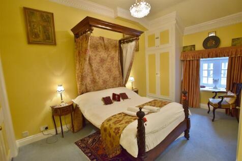 20 Sherborn - Bedroom 1 - 2.jpg