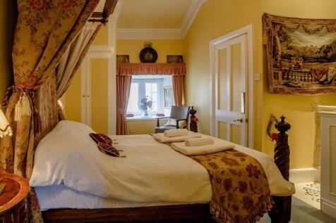 20 Sherborne House - Bedroom.jpg