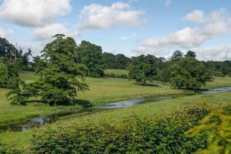 20 Sherborne House - River Windrsh.jpg