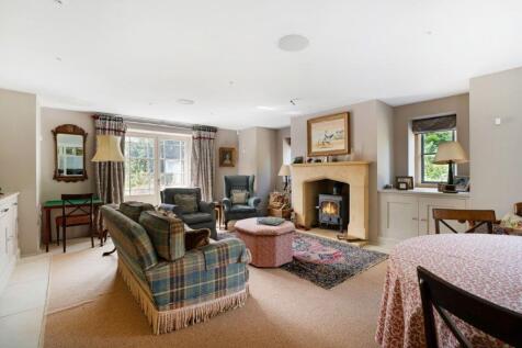 September Cottage - Family Room.jpg