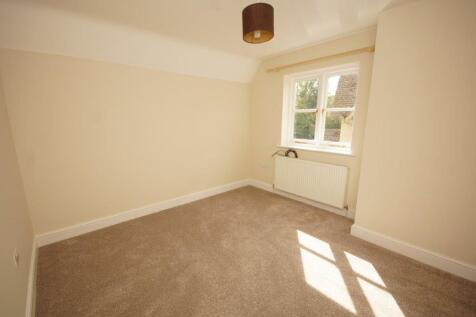 34 Colesbourne - Bedroom 3.jpg