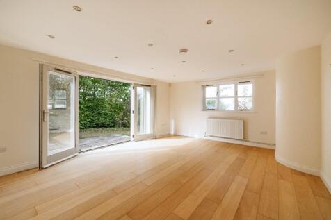 Cotsview - Sitting Room.jpg