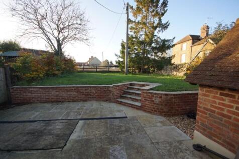 2 Manor Farm Cottages Garden.jpg