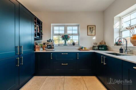 21 Top Lock Meadows -12.jpg