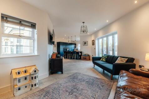 21 Top Lock Meadows -25.jpg