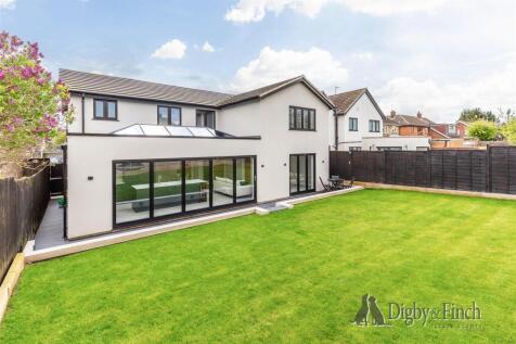 19 Stirling Road, Stamford, PE9 2XF-9watermarked.j