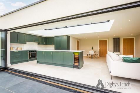 19 Stirling Road, Stamford, PE9 2XF-12watermarked.