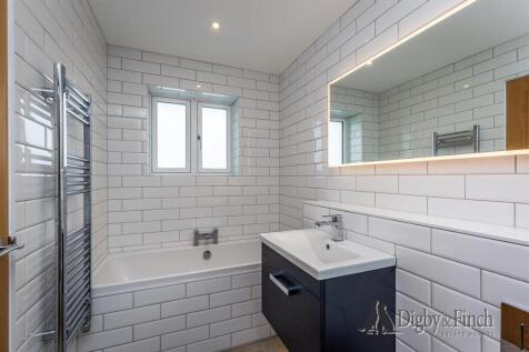 19 Stirling Road, Stamford, PE9 2XF-38watermarked.