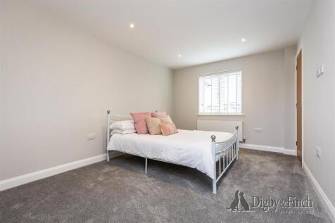 19 Stirling Road, Stamford, PE9 2XF-36watermarked.