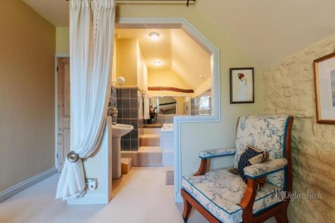 Peacocks Cottage -28.jpg