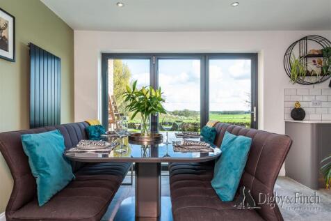 8 Farriers Way, Carlby, PE9 4NG-16.jpg