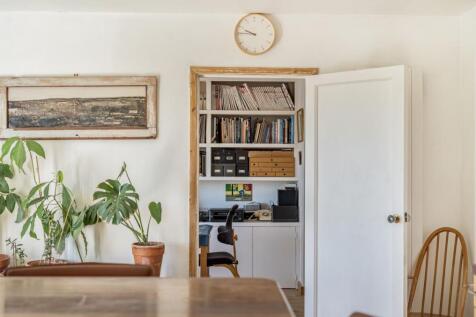 Kitchen/ Dining Room