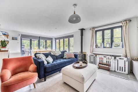 Living Space To Dining Area