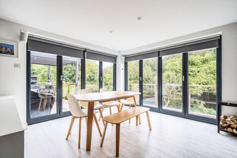 Dining Area &amp; Bi-Fold Doors