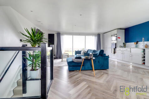 Open Plan Kitchen/Living/Dining Room