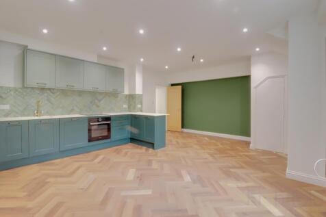 Living Room/Kitchen