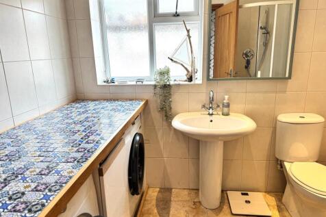 G.Floor Shower/Utility Room