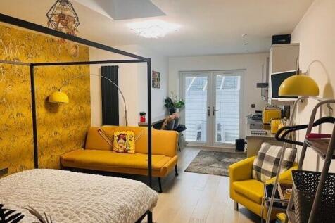 Annexe Bed/Sitting Room
