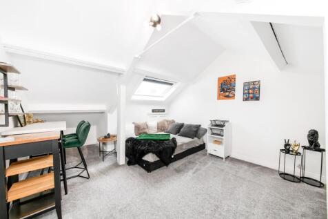 BEDROOM SIX