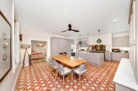 LIVING DINING KITCHEN