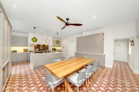 LIVING DINING KITCHEN