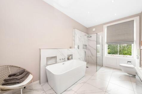 HOUSE BATHROOM 2