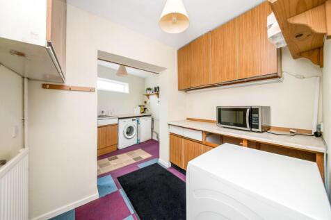 WASH KITCHEN / UTILITY ROOM