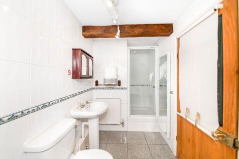 HOUSE BATHROOM