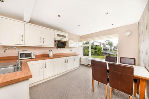 OPEN-PLAN DINING KITCHEN
