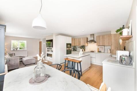 OPEN-PLAN LIVING DINING KITCHEN cont.