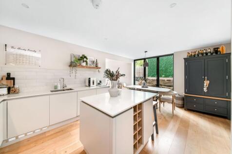 OPEN-PLAN LIVING DINING KITCHEN cont.