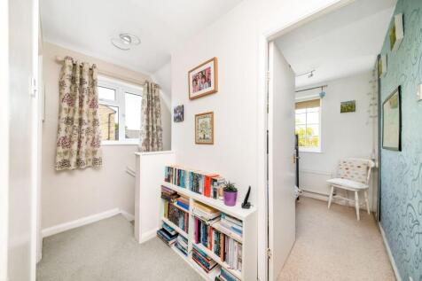 FIRST FLOOR LANDING
