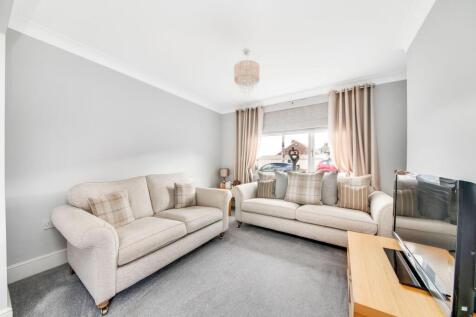 OPEN-PLAN LIVING DINING ROOM