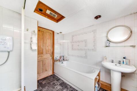 HOUSE BATHROOM