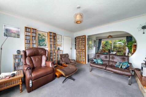 OPEN-PLAN LIVING DINING ROOM - LIVING AREA