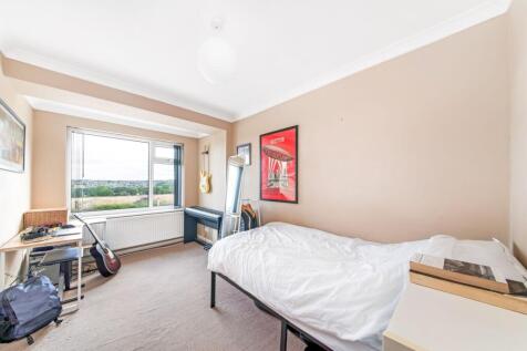 GROUND FLOOR BEDROOM