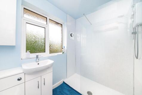 HOUSE SHOWER ROOM