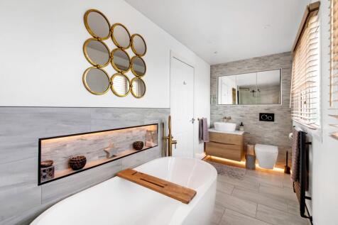 HOUSE BATHROOM