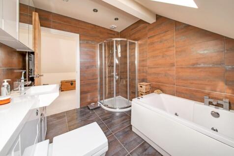 HOUSE BATHROOM