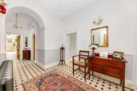 ENTRANCE HALLWAY