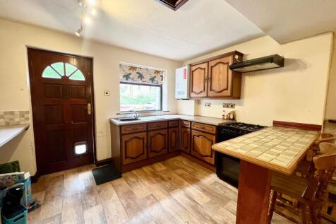 OPEN-PLAN DINING KITCHEN