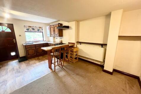 OPEN-PLAN DINING KITCHEN