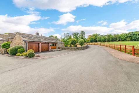 DOUBLE GARAGE