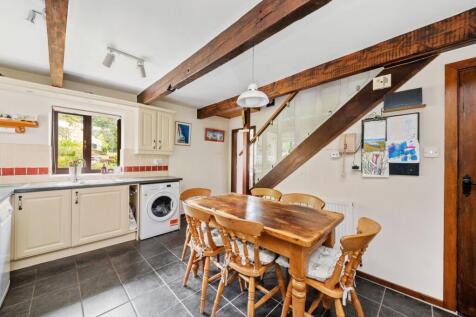 OPEN-PLAN DINING KITCHEN