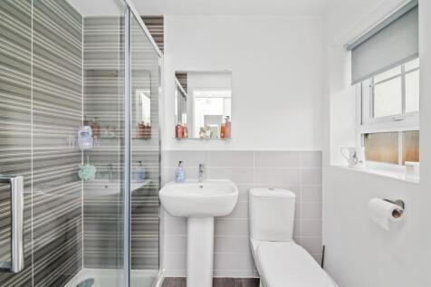 BEDROOM ONE EN-SUITE