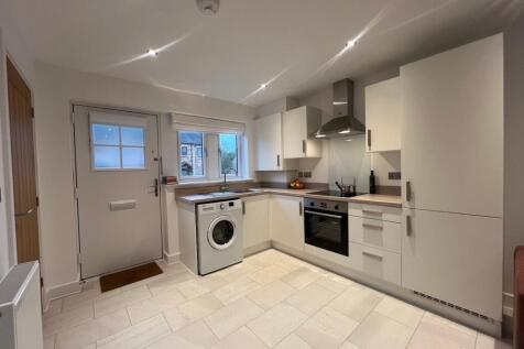 OPEN-PLAN LIVING KITCHEN ROOM