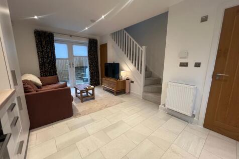 OPEN-PLAN LIVING KITCHEN ROOM