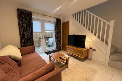 OPEN-PLAN LIVING KITCHEN ROOM