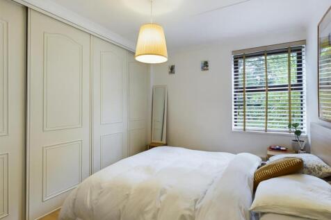 CAM02319G0-PR0042-ST