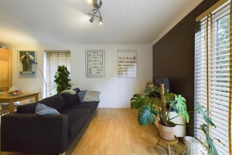 CAM02319G0-PR0042-ST